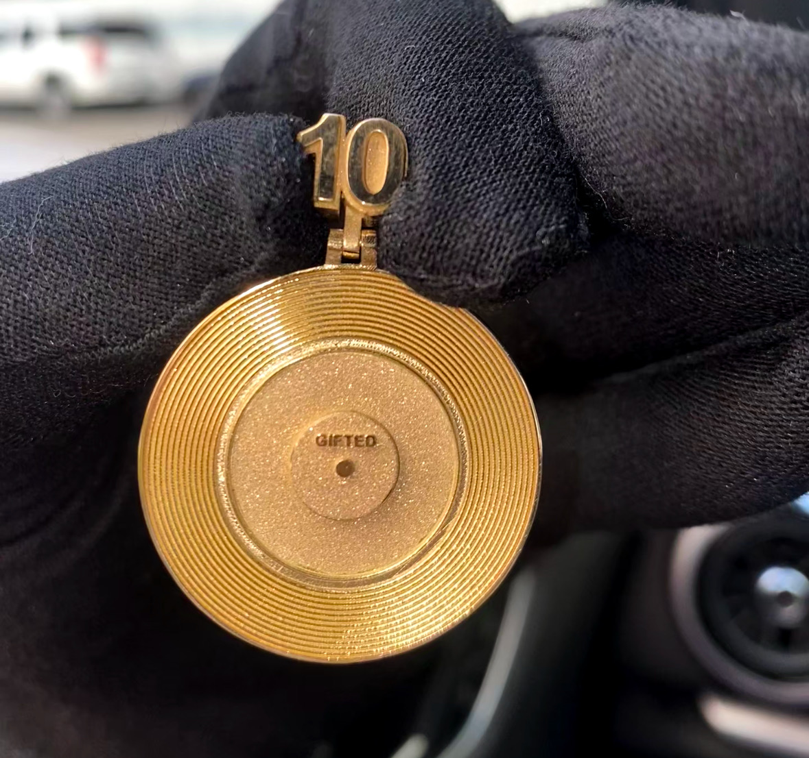 10K / 18k gold custom any round 31mm pendant + custom bail - Image 2